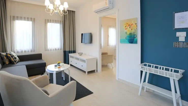 Mandalin Suite 201