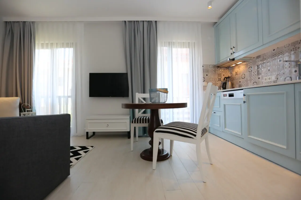 Pinehill Suite 506 - photo 1